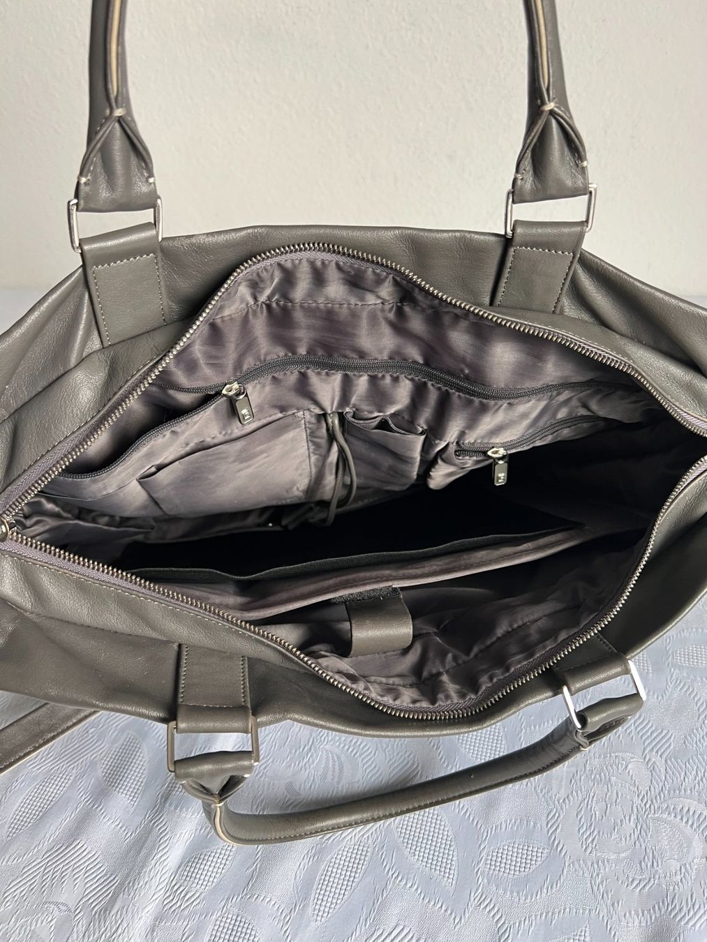 Bree Borse da donna: Orig. BREE Echtleder Hand oder Umhängetasche – Usato da Frauenfeld venduto da rey06 6