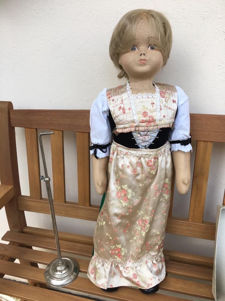Bambole: Puppe mit Appenzellertracht – Usato da Reiden venduto da janu_lp