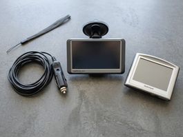 2 - Retro / Vintage Navi-Set: Garmin nüvi & TomTom ONE