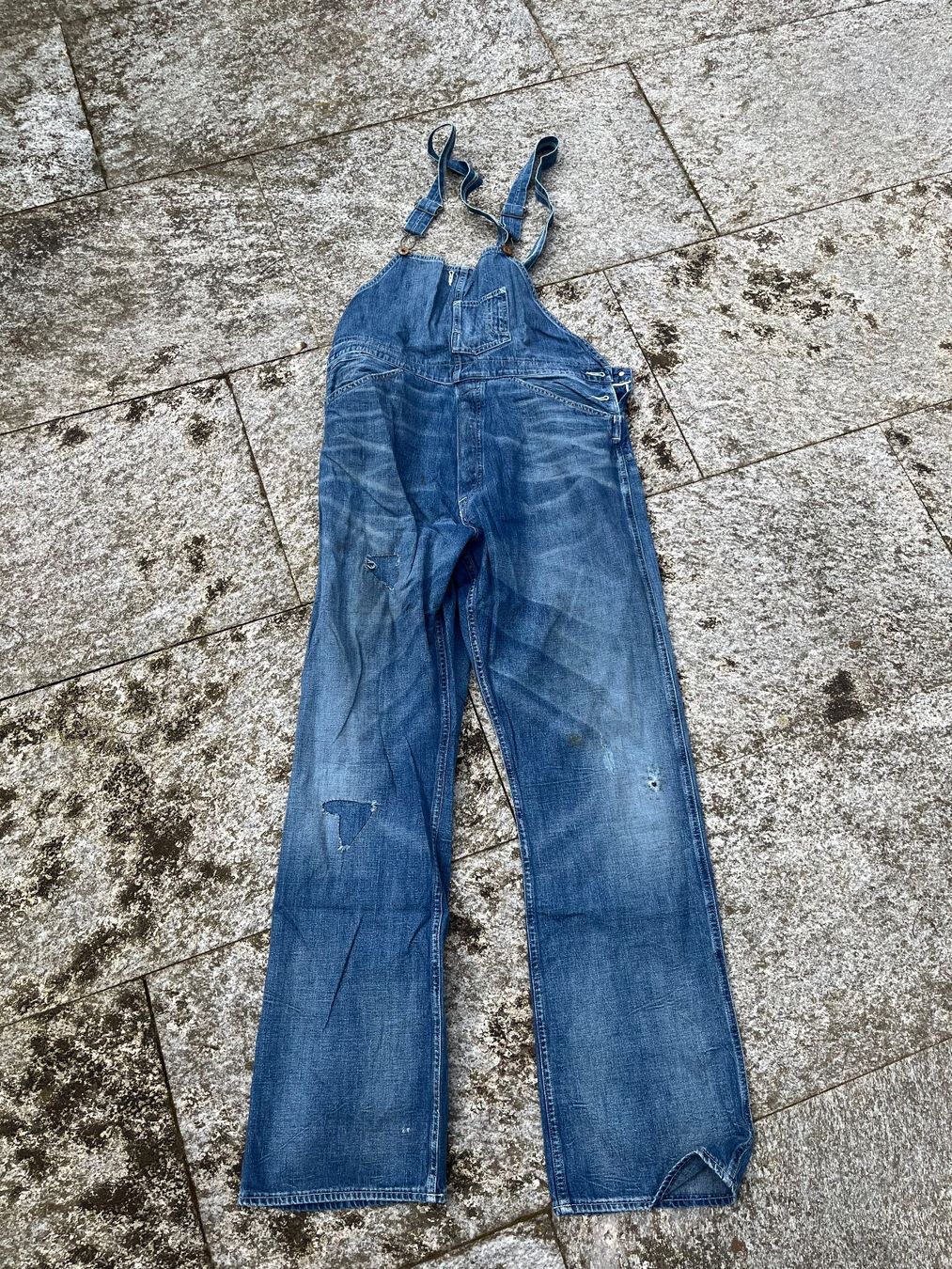 Levi's Jeans: Levis Vintage Latzhosen Distressed – Usato da Bottmingen venduto da Puffsack