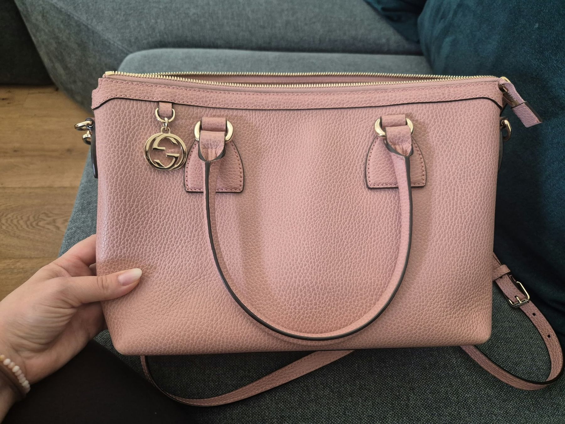 Gucci Lotti di vestiti: Gucci Herbstset - Tasche, Gurt, Schal. – Usato da Bottmingen venduto da Plemenito 2