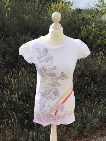 T-shirt blanc motifs fleurs/papillons