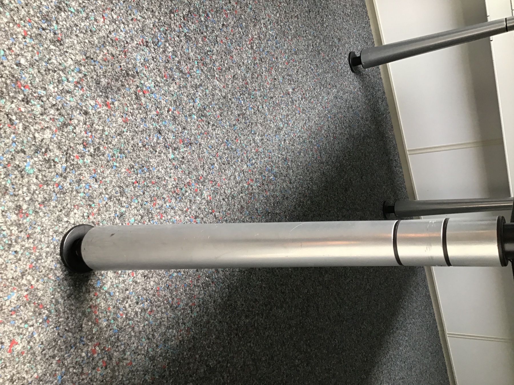 Tavoli: Tisch Steinoptik Metallbeine 80cm x 160cm – Usato da Hünenberg venduto da Electron0 2