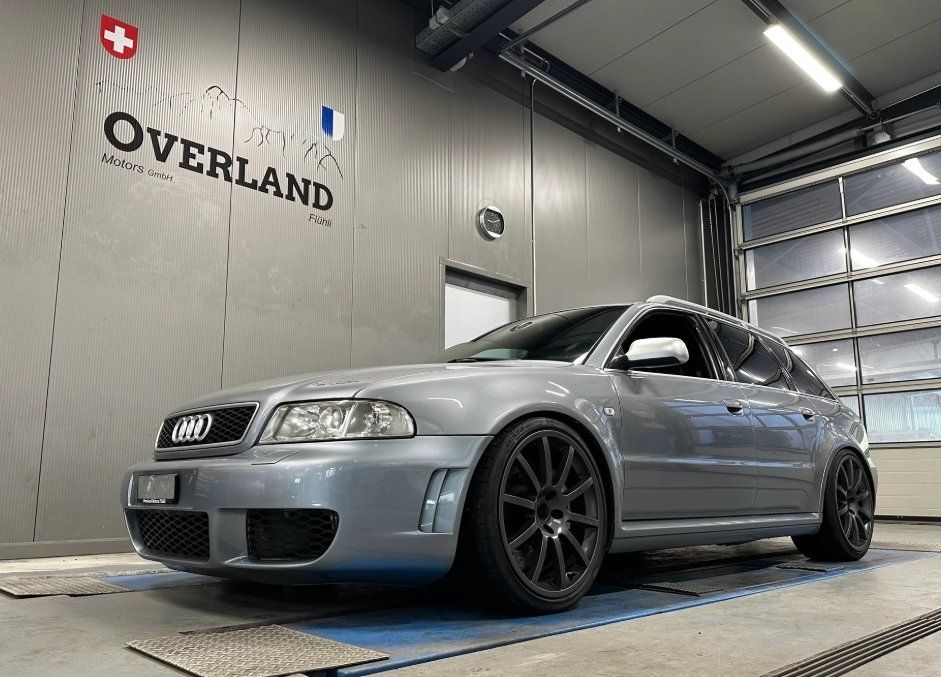 Audi Automobili: AUDI RS4 Avant quattro – Usato da Flühli LU venduto da Overland_Motors