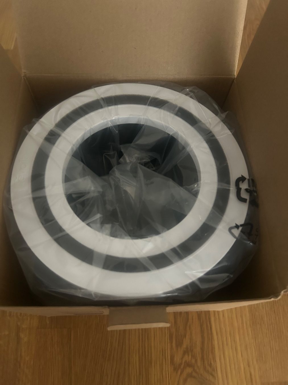 Luftreiniger: Levoit Core 300s: Luftreiniger & 2x HEPA Filter & Verpackung – Neu (gemäss Beschreibung) aus Basel von Interstellar85 6