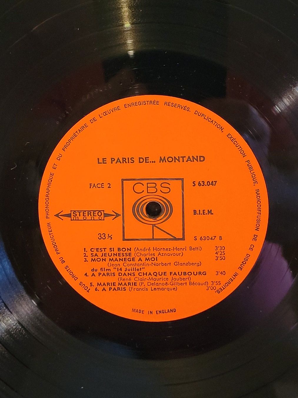 Dischi in vinile: Disque vinyle 33t Yves Montand "Le Paris de..." – Usato da la Chaux-de-Fonds venduto da Lampe 6