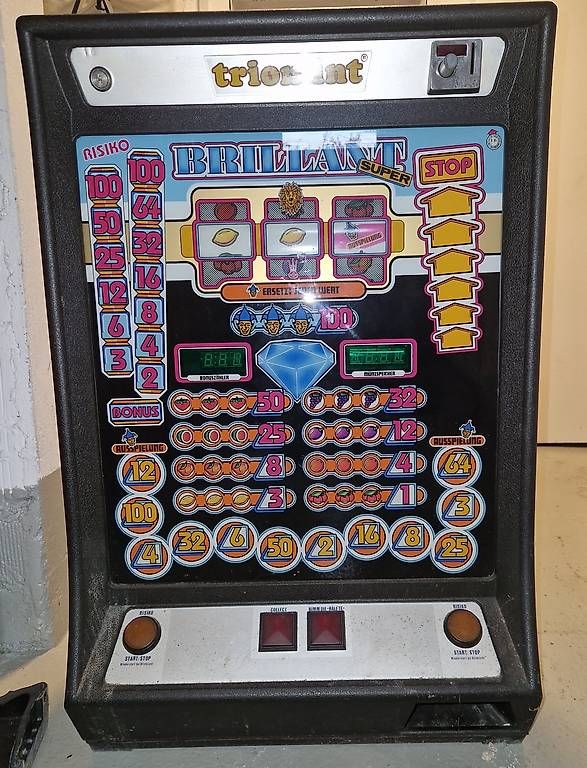 Slot Machine: Geldspielautomat Triomint – Usato da Ostermundigen venduto da kue_2py2