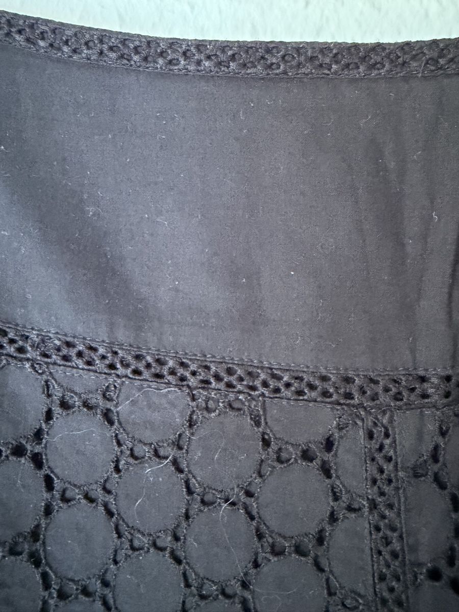 H&M Gonne: H&M Black Broderick  Skirt  – Usato da Oberwil b. Zug venduto da fis_2wtq 8