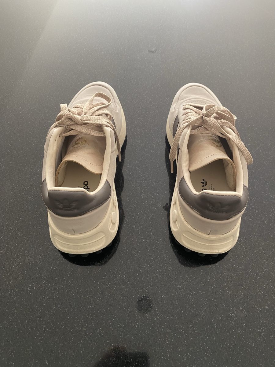 Adidas Scarpe da donna: Adidas La Trainer XLG – Usato da Menziken venduto da Chacharas 2