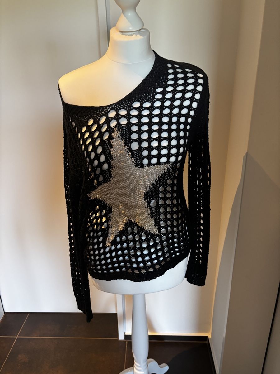 Pullover & Sweatshirts: Netz Pullover mit Stern Grösse M neuwertig – Gebraucht aus Salenstein von Silly...0 9