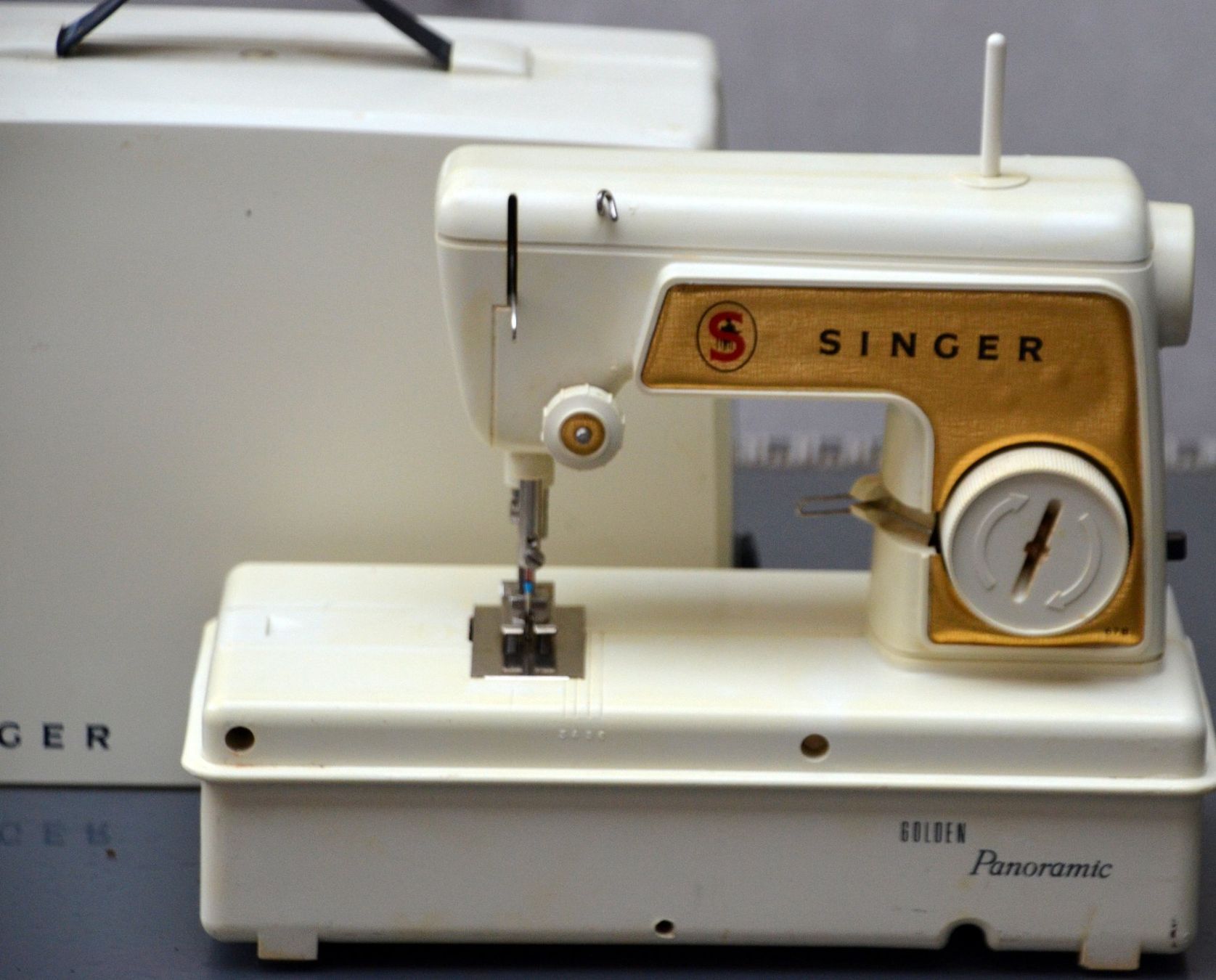 Singer Macchine da cucire: Singer Golden Panoramic  Kindernähmaschine machine à coudre – Usato da Collonges venduto da arashee 1