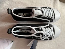 Coole Fila Sneaker, Grösse 39, Neu mit Etikett, Schwarz
