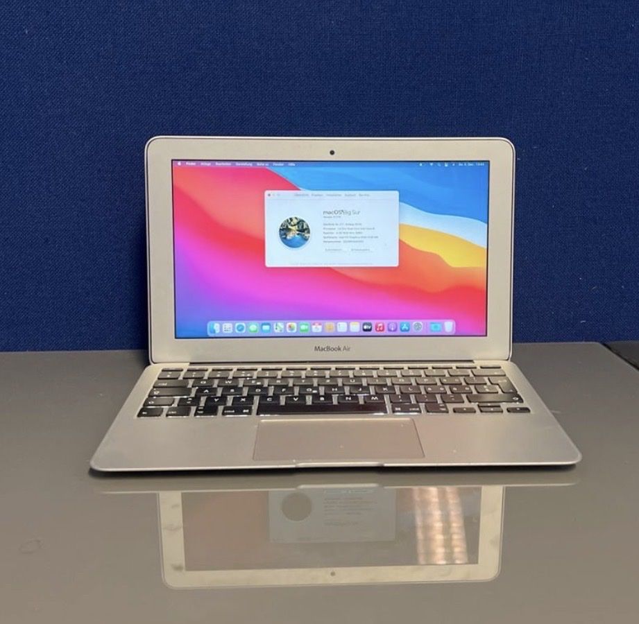 Apple Notebooks: MacBook Air 11 Zoll 2014 – Gebraucht aus Dulliken von Lindt.1845 2