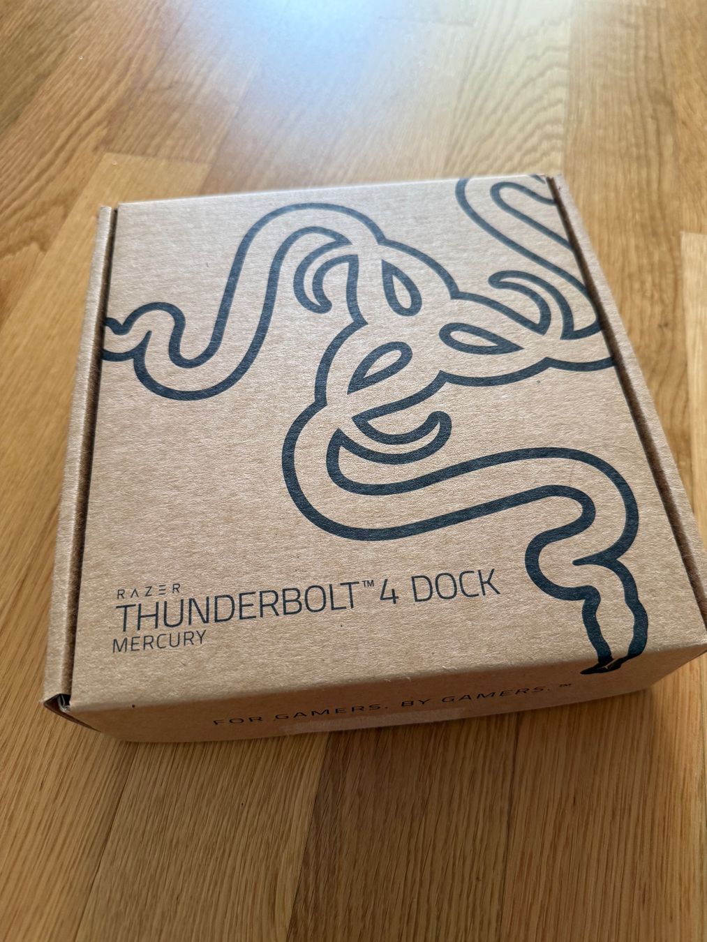 Razer Docking station: Razer Thunderbolt 4 Dock Mercury Edition – Usato da Kehrsatz venduto da luna_44 1