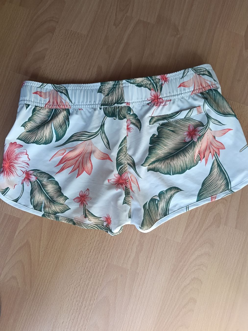 Roxy Pantaloni: Roxy Board Shorts s – Usato da Boniswil venduto da kat_tak 2