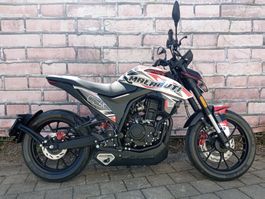 MALAGUTI Drakon 125 ABS mit Spezialfolierung von Makzary