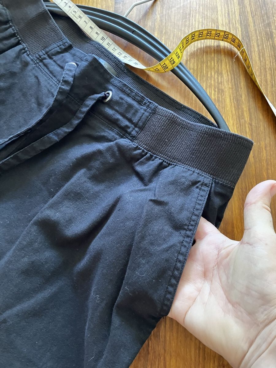 Pantalons: Leinenhose Damen 40 schwarz – D'occasion à Herzogenbuchsee par stellafarella 4
