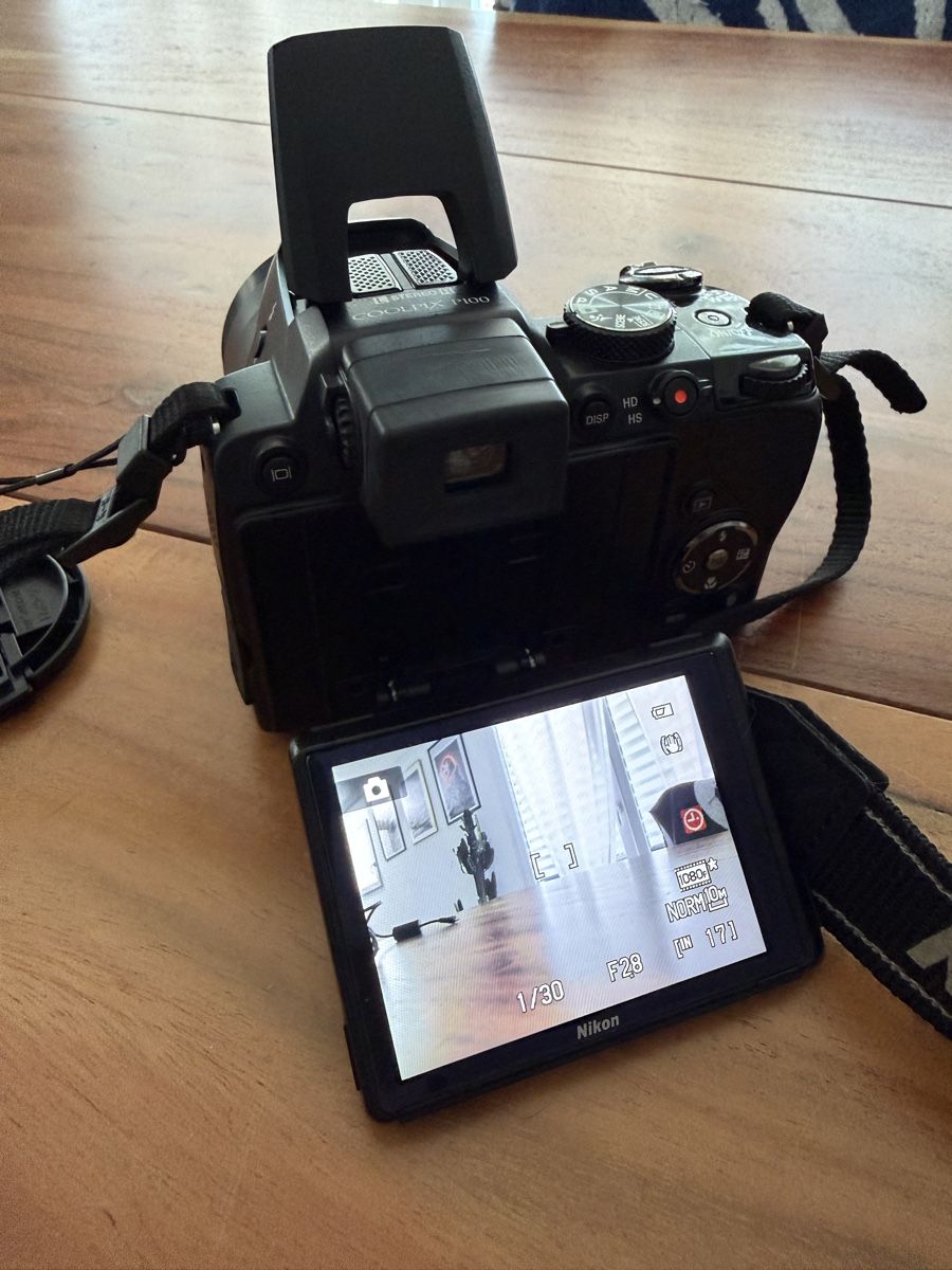 Nikon Appareil photo: Nikon Coolpix P100 mit Tasche – D'occasion à Zetzwil par KaselCH 1