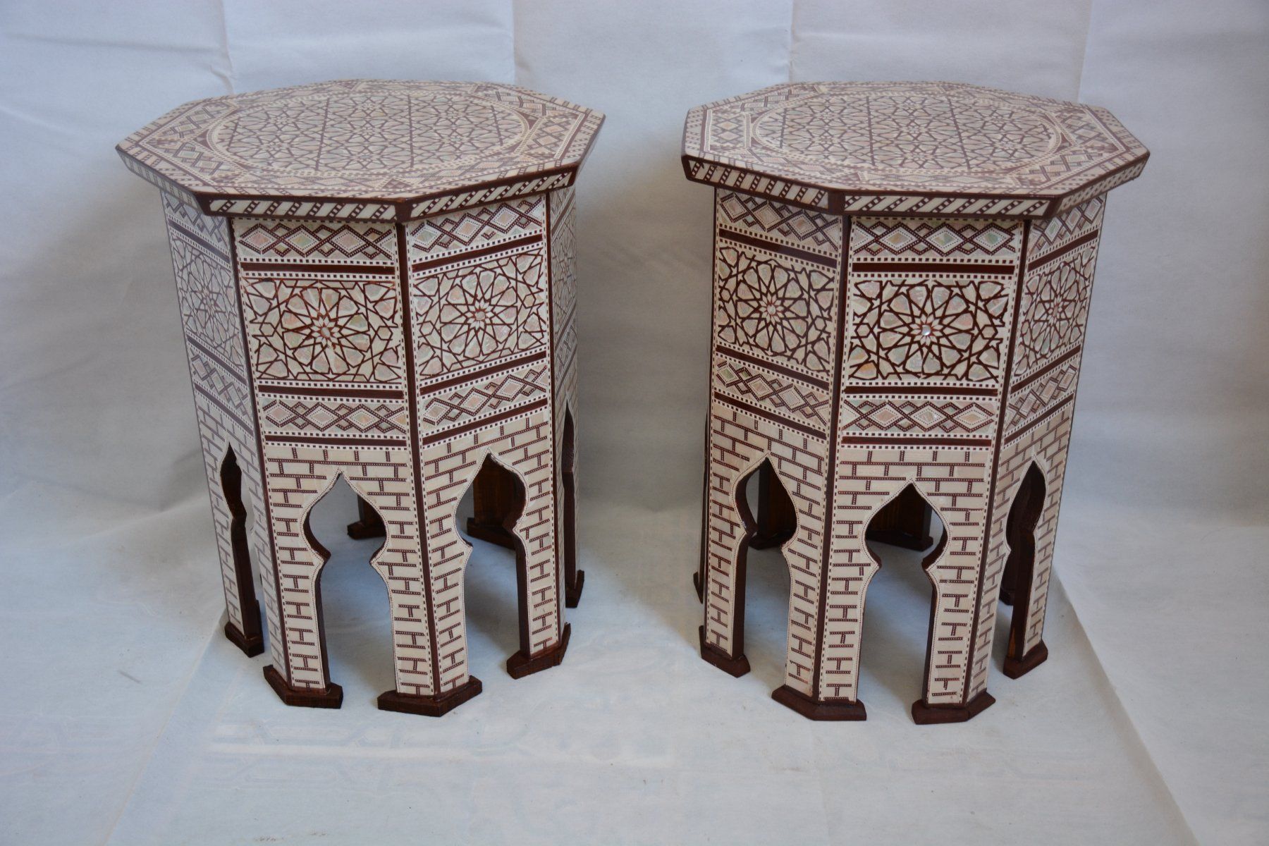 Tavoli: Table coffre en marqueterie nacre. – Nuovo (secondo la descrizione) da geneve venduto da louisart