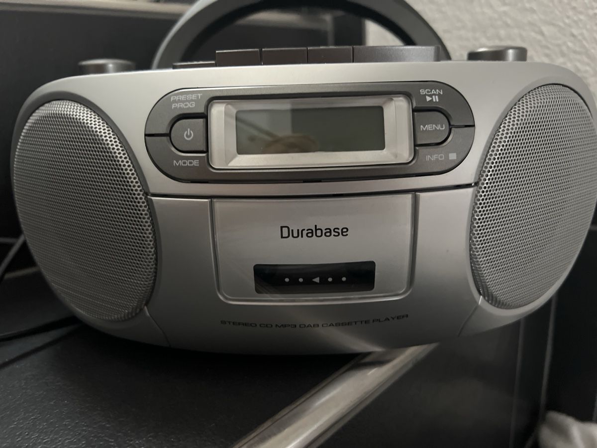Durabase Lecteur media portable: Durabase, CD, Radio, MP3 – D'occasion à Bonaduz par Malves10 2