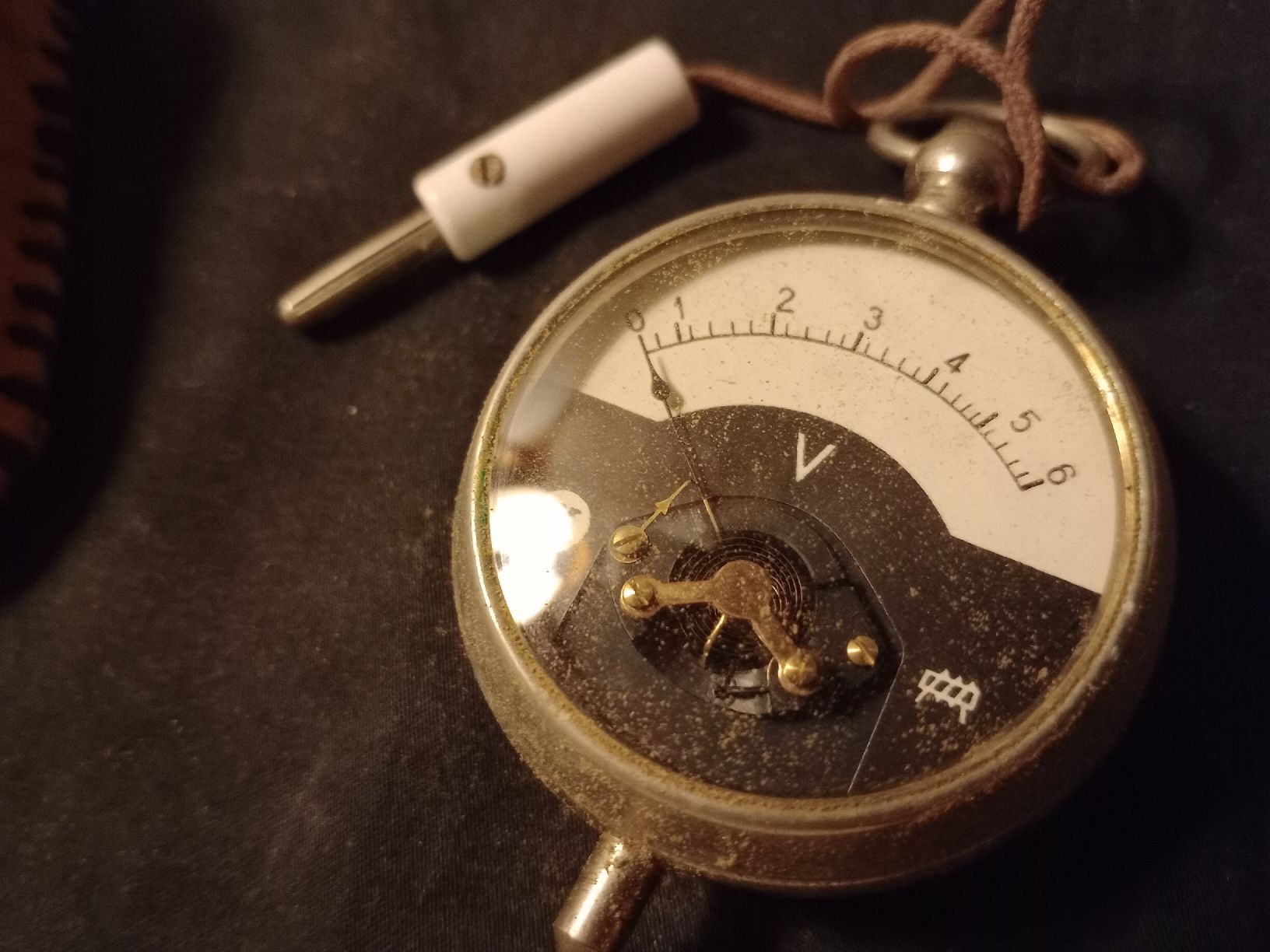 Misurare: Voltmeter K, Vintage Messgerät mit Ledertasche, – Usato da zürich venduto da sotherbies 4