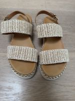 Sandalen Catwalk Riemchen Bastoptik Grösse 38 beige