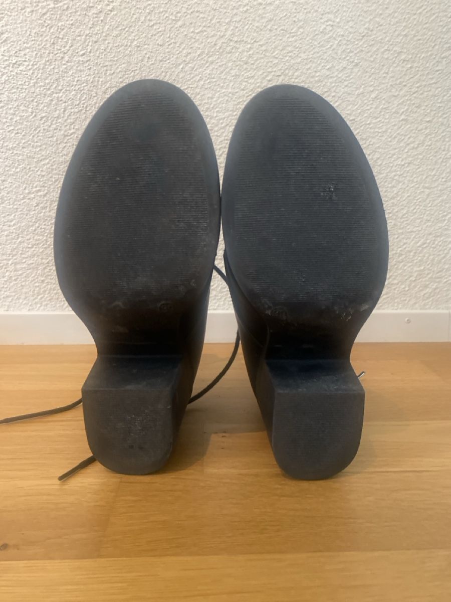 Scarpe da donna: Schwarze Stiefeletten mit Absatz, Grösse 39 – Usato da Birmenstorf AG venduto da Midget0 4