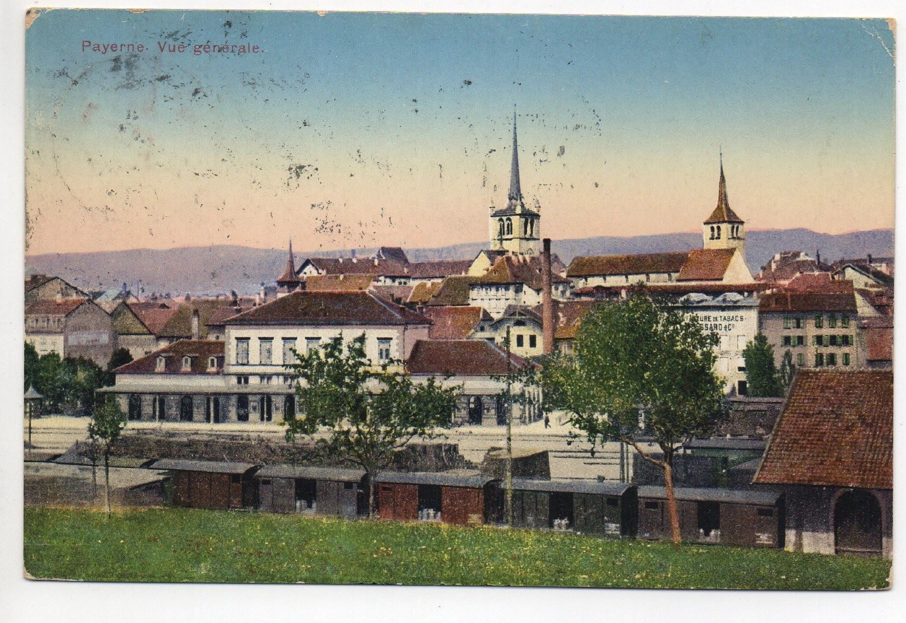 Cartoline postali: PAYERNE Vue générale, Bahn, Tabak Fabrik – Usato da Jona venduto da philajona