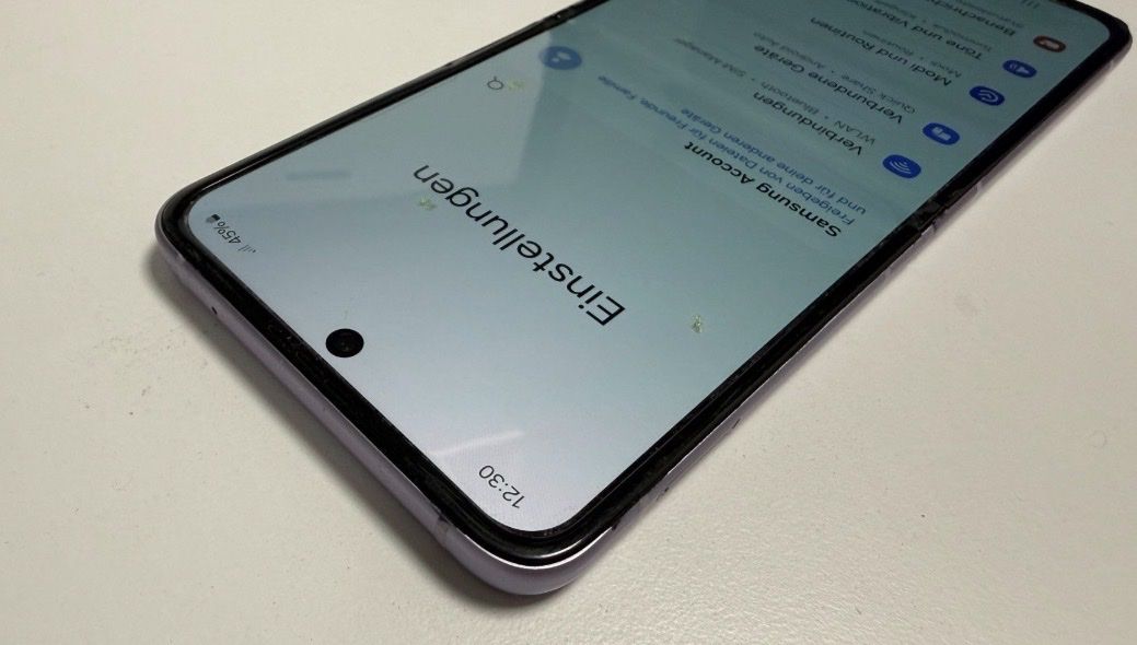 Samsung Telefoni cellulari / Smartphones: Samsung Galaxy Flip3 256GB – Usato da Zeihen venduto da My5tery 1