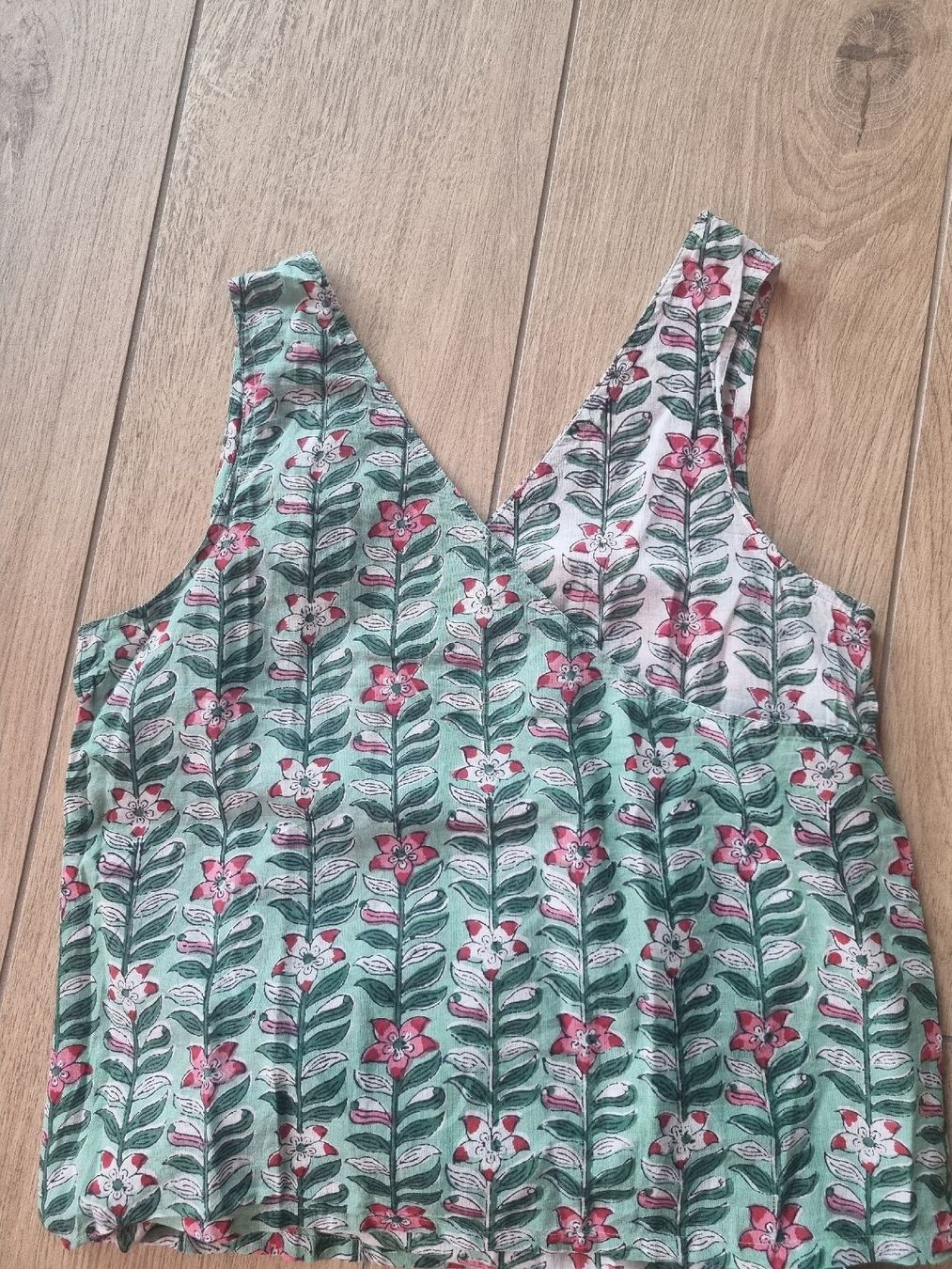 Top: Cotton top – Nuovo (secondo la descrizione) da Le Locle venduto da vri_c59x 1