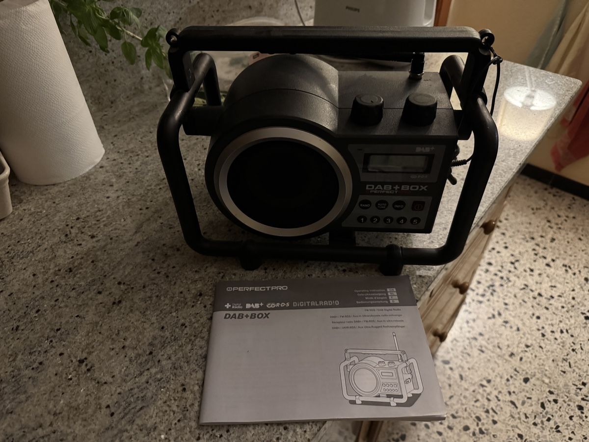 Sangean Radios: PERFEKTPRO Baustelleradio DAB + UKW – D'occasion à Glattfelden par Xavier.2019 1