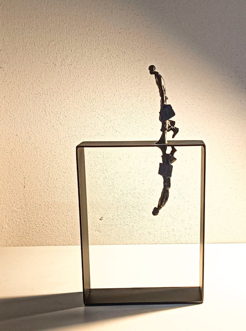 Sculture & Statue: Moderne Eisen- Skulptur "Reflexion in Suspension" – Nuovo (secondo la descrizione) da Hornussen venduto da tha_l6qp 6