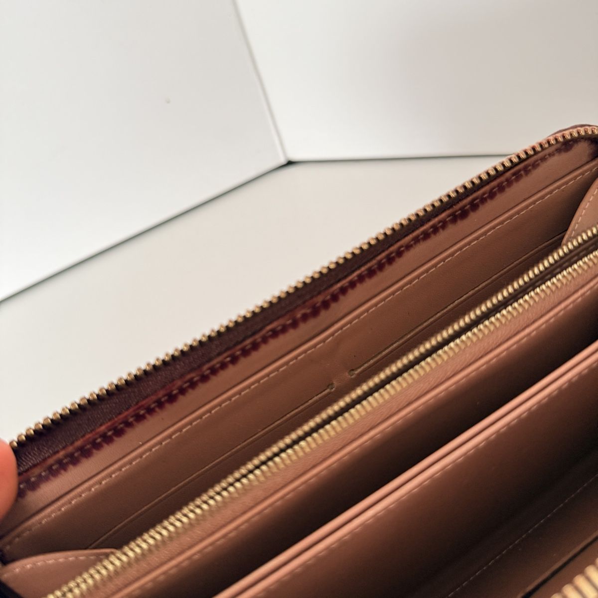 Louis Vuitton Portamonete: Louis Vuitton Vernis Zippy Wallet Amarante – Usato da Geneve venduto da DarlingVintage 6