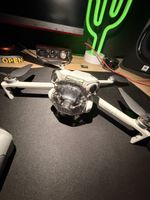 DJI Mini 4 Pro Drohne mit Fernbedienung und Akkus