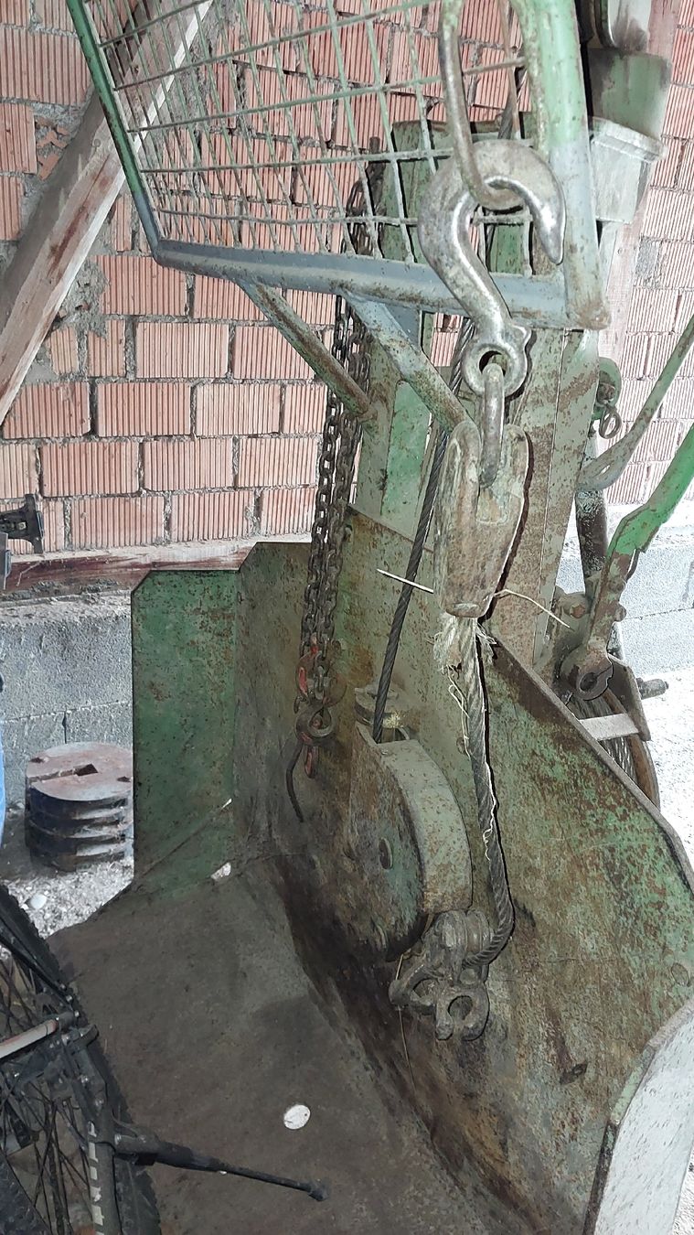 Kyburz Argani forestali & Pinze posteriori : Seilwinde Forst Kyburz – Usato da Bauma venduto da molpli 1