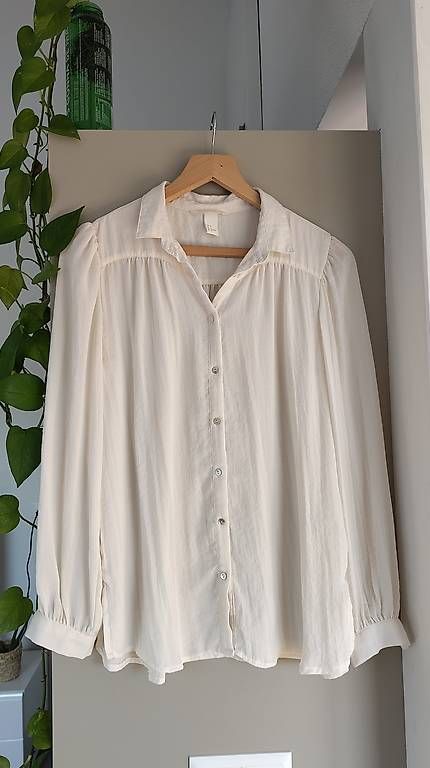 Blusen: H&M Bluse weiss Gr. 36 – Gebraucht aus Solothurn von Claudiaf11