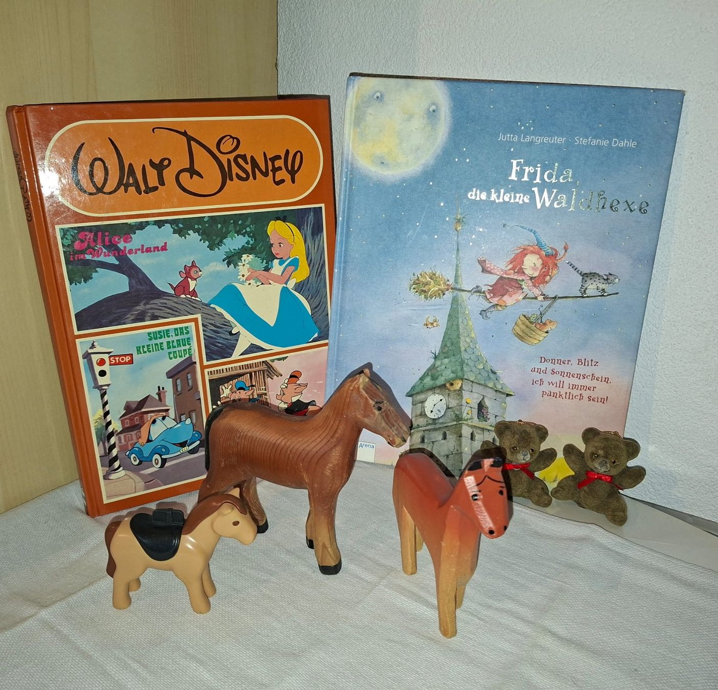 Spielzeuge: Holzpferdchen, Kinderbücher und Bärchen – Gebraucht aus Weiningen ZH von nic--ole 3