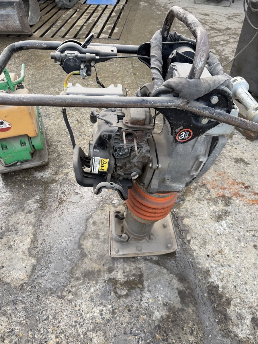 Tutte le macchine: Stampfer Mikasa MTX-70e – Difettoso da Niederbipp venduto da baggerch 2