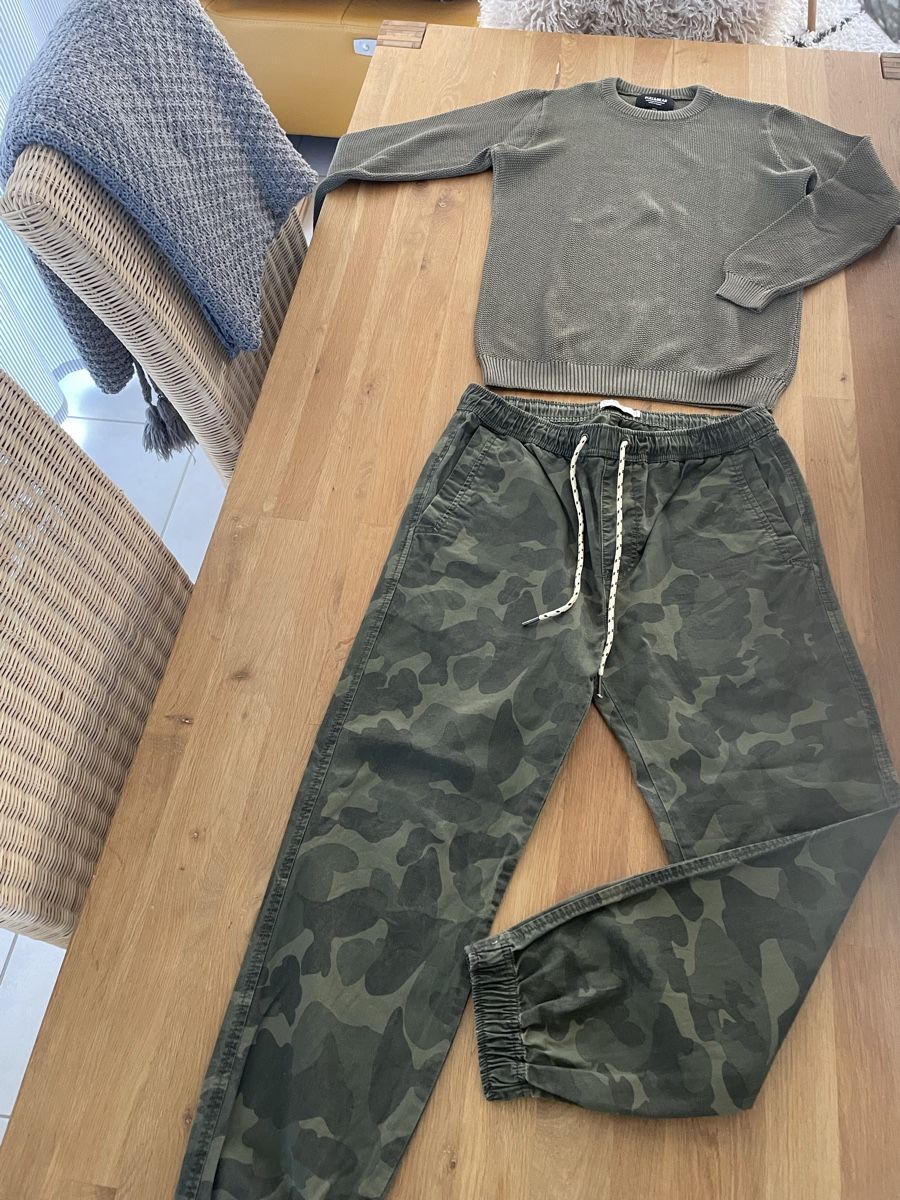 Lotti di vestiti: Pullover und Hose Pull&Bear Set oliv Camouflage Grösse S – Usato da Dübendorf venduto da jlu_r7hz