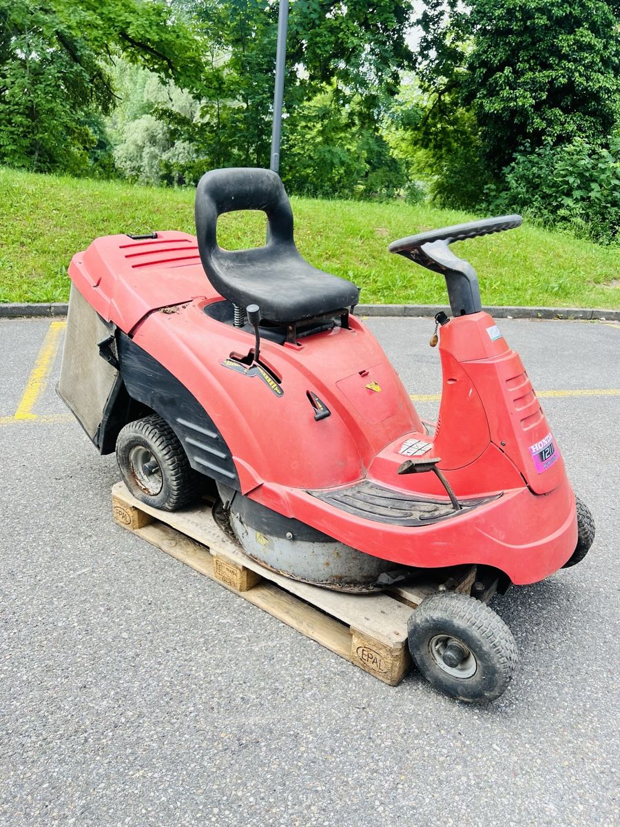 Honda Tagliaerba: Rasentraktor Honda 1211 – Difettoso da Urdorf venduto da Faz_19 7