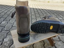 Neuwertge Lowa Herren Wander/Bergschuhe Gr. 42