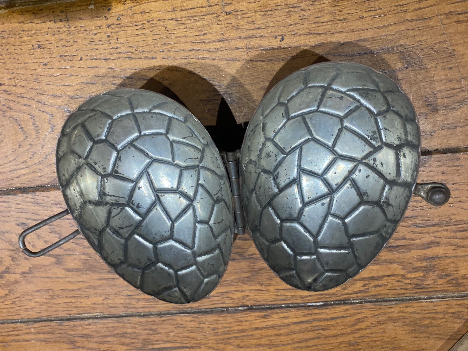 Teglie da forno: Moule chocolat schokoladenform œuf 11cm – Usato da Lajoux JU venduto da Briard0
