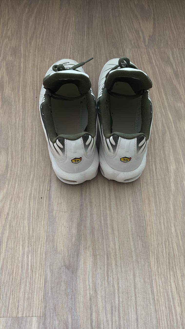 Nike Scarpe da uomo: Nike tn grünweiss EU44 – Usato da Schaffhausen venduto da tiz_j5rk 1
