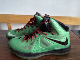Nike LeBron XI 11 Christmas Edition