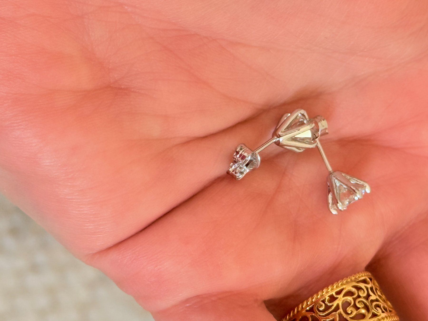 Ohrringe & -stecker: 2.00(total)ct D white moissanite earrings with certificate – Neu und originalverpackt aus Genève von AWWA 7