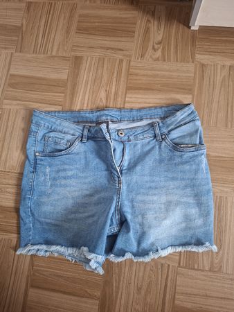 kurze Shorts