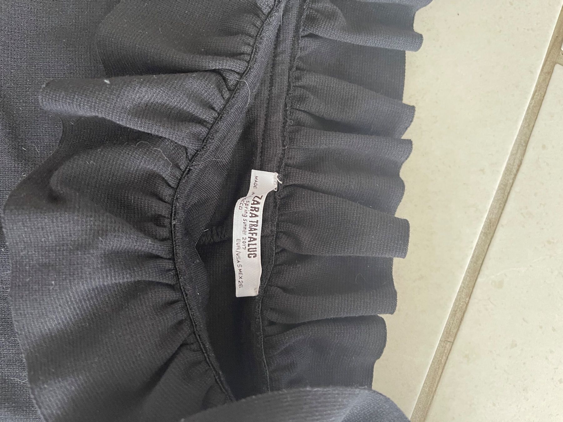 Zara Vestiti: Enges Zara Kleid Gr S Schwarz mit Volants – Usato da Bassersdorf venduto da Sandy456 3