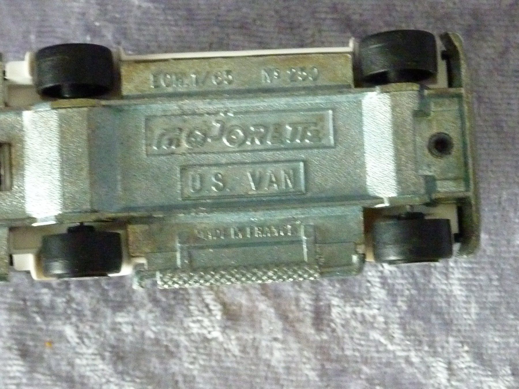 Ford Modellini d'auto: Ford Econoline Van  1:64 – Usato da Dürrenäsch venduto da modellautos4you 3