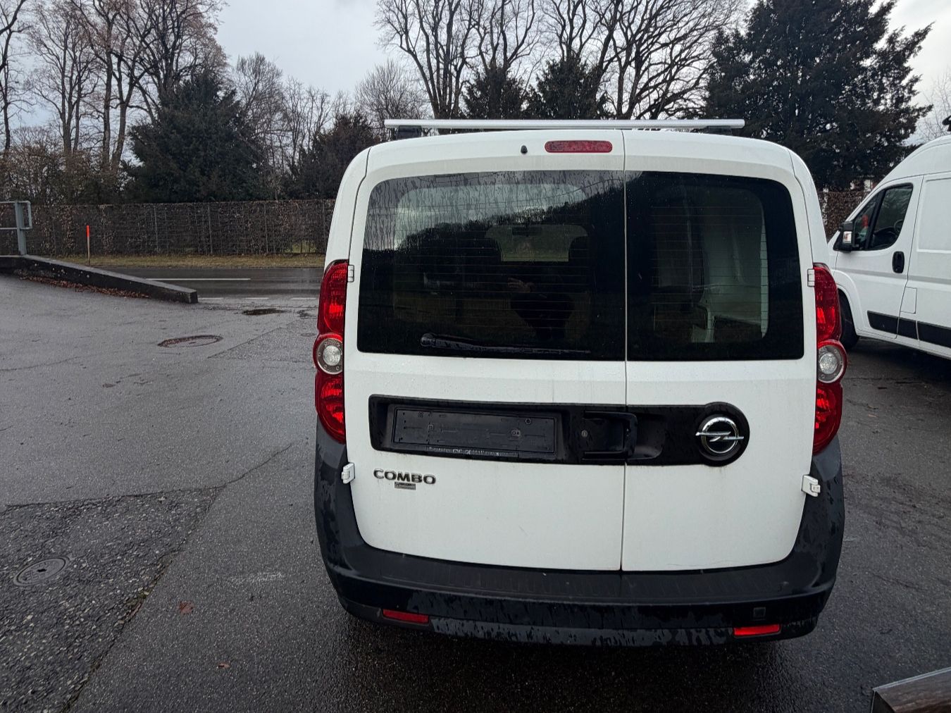 Opel Veicoli commerciali: Opel Combo D 1.4i – Usato da Kehrsatz venduto da luchluc 3