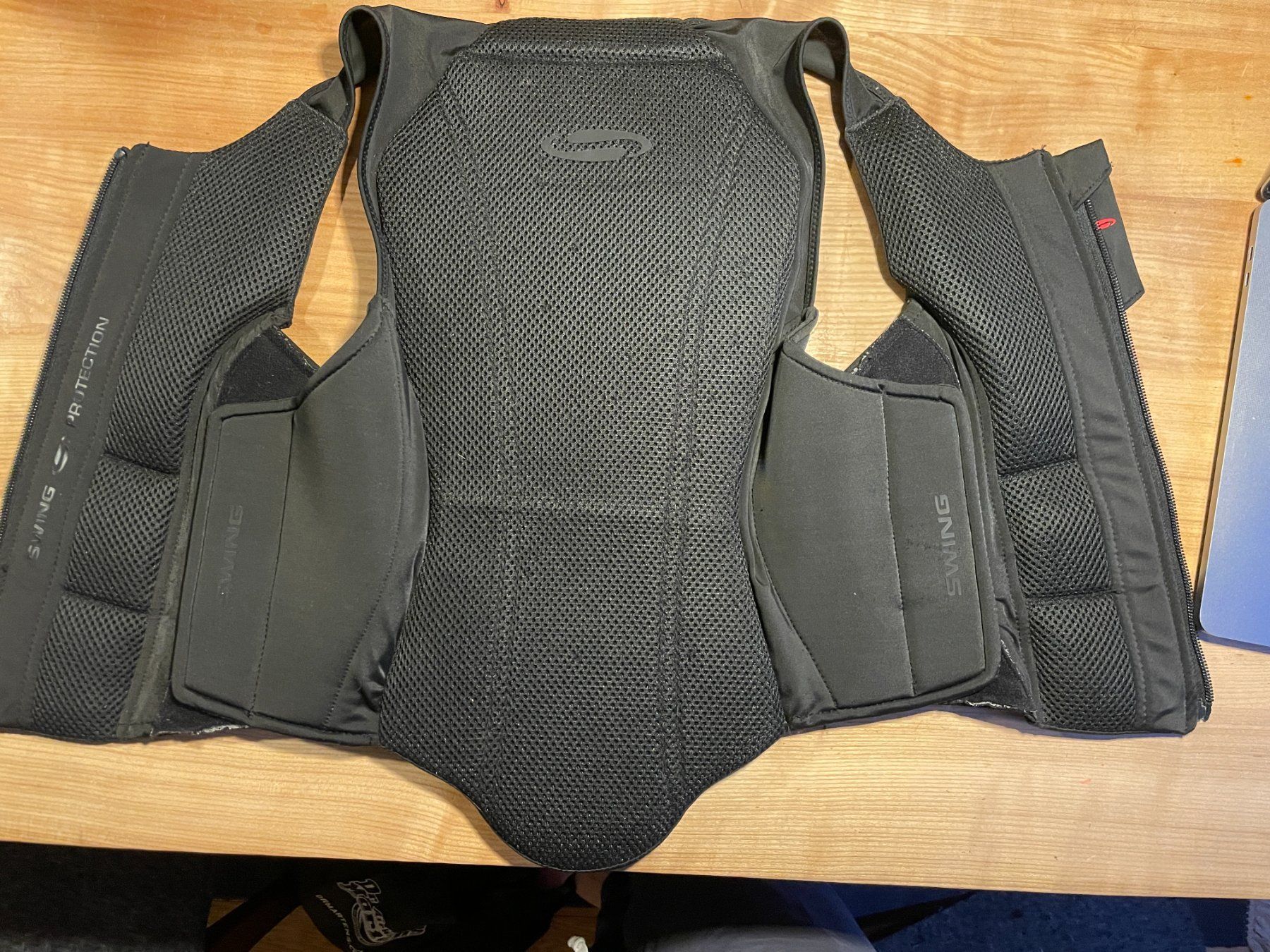 Protezioni & Imbottiture: SWING Rückenprotektor P24 Pro, Kinder, Grösse L – Usato da Zürich venduto da lar_8z5c 2